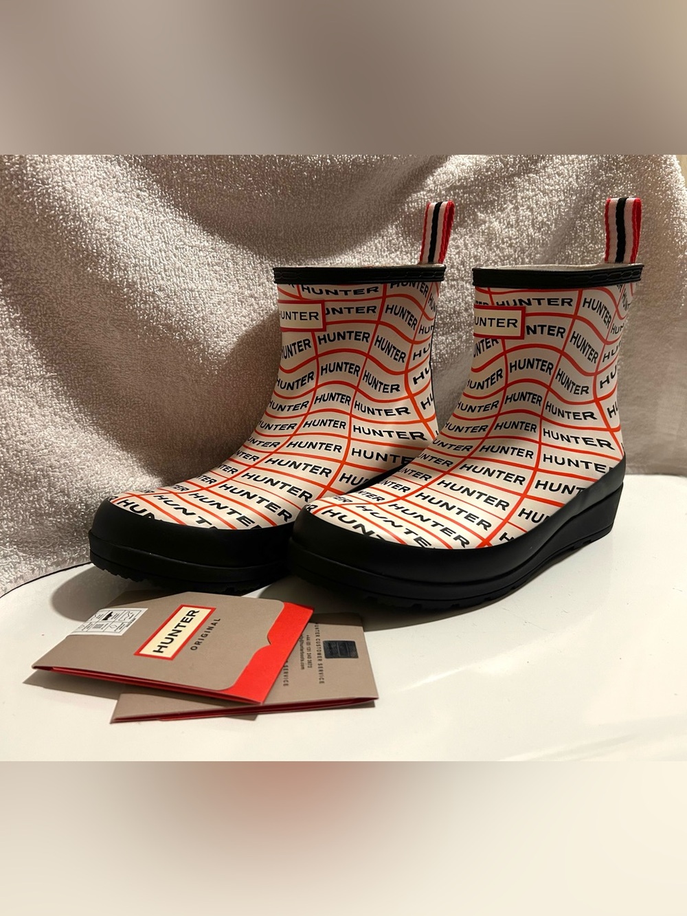Hunter Logo Print Rain Boots in White/Red